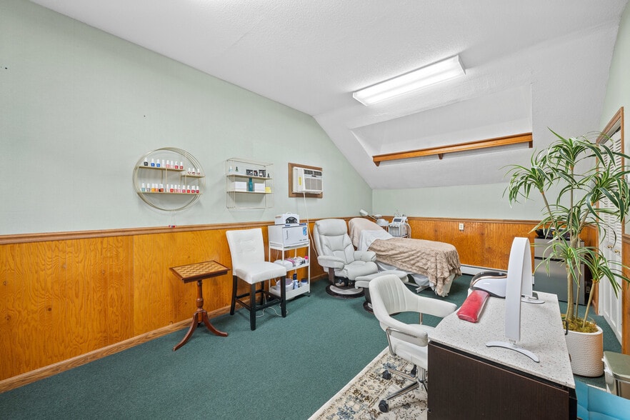 More Photos Of 287 W Boylston St, West Boylston Office For Sale