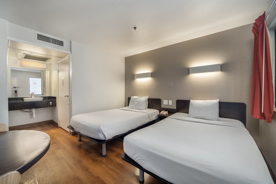 More Photos Of 750 Raintree Dr, Carlsbad Hotel For Sale