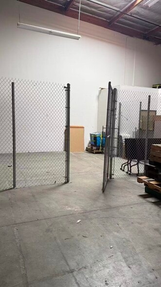 More Photos Of 11639 Goldring Rd, Arcadia Warehouse For Lease