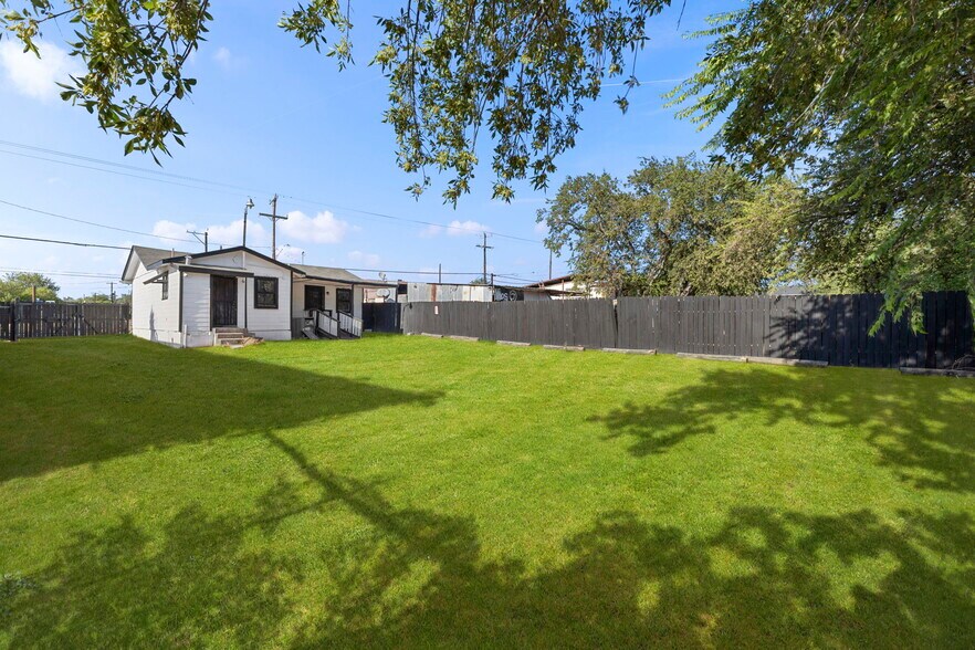 More Photos Of 4166 Culebra Rd, San Antonio General Retail For Sale