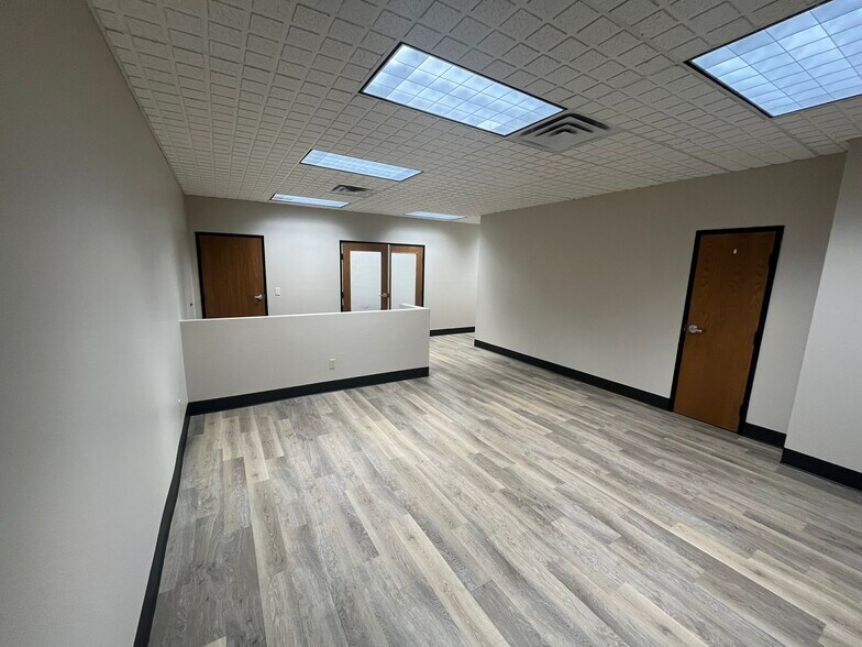 More Photos Of 14400 Northbrook Dr., San Antonio Unknown For Lease
