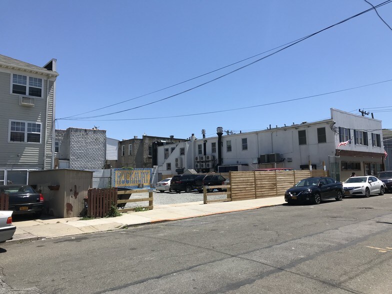 97149720 Rockaway Beach Blvd, Rockaway Beach, NY 11693 Motel For