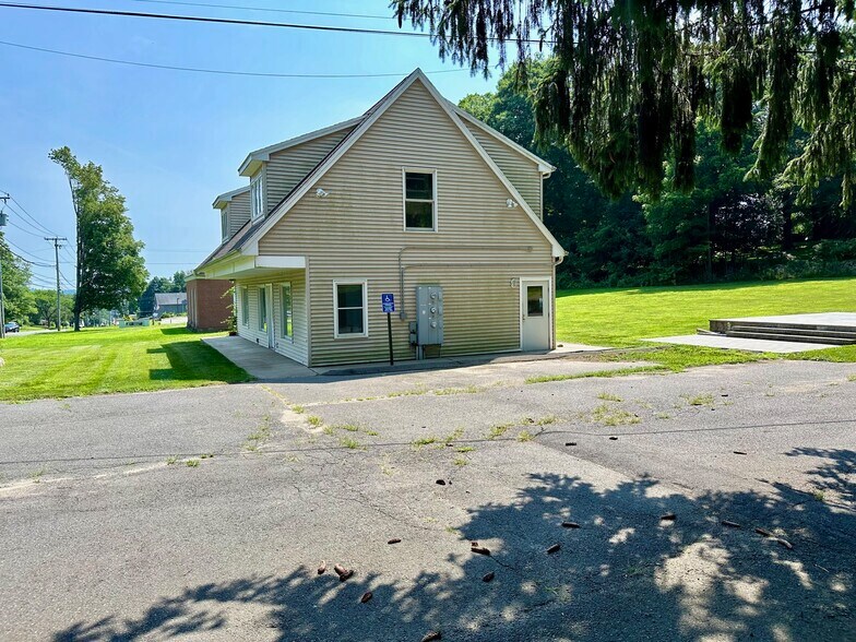 More Photos Of 454 Main St, Durham Freestanding For Sale