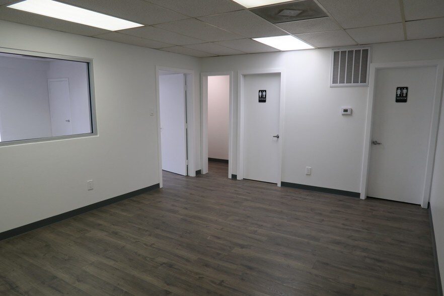 More Photos Of 5930 Star Ln, Houston General Retail For Lease