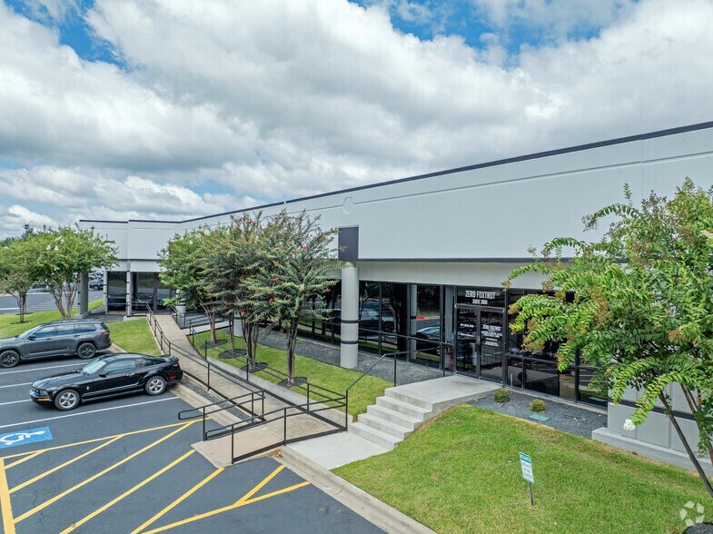 More Photos Of 2113 Wells Branch Pky, Austin Unknown For Lease