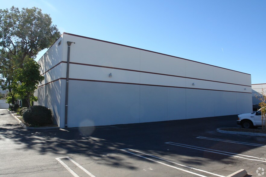 More Photos Of 1167 Lawrence Dr, Newbury Park Warehouse For Lease