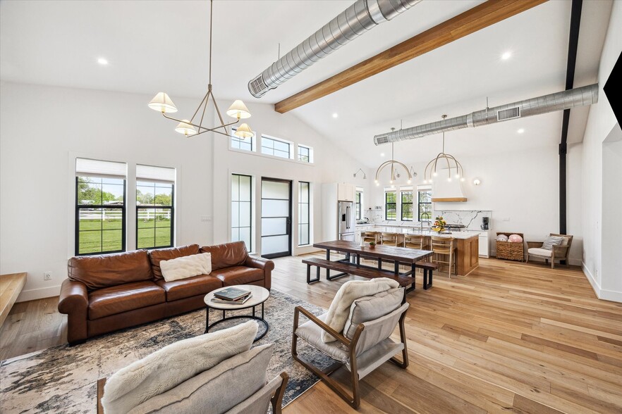 More Photos Of 17810 County Road 125, Pearland Flex For Sale