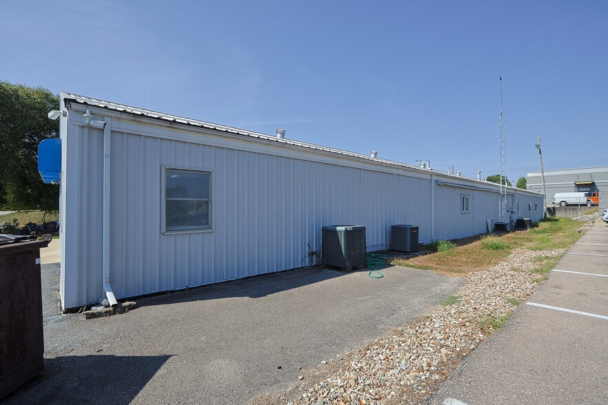 More Photos Of 315 N Main St, Brownstown Office For Sale