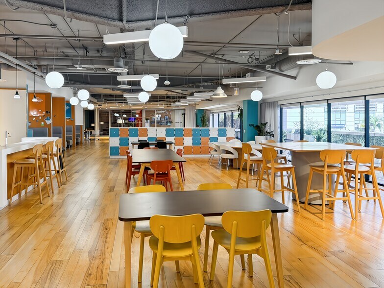 More Photos Of 145 S Fairfax Ave, Los Angeles Coworking Space