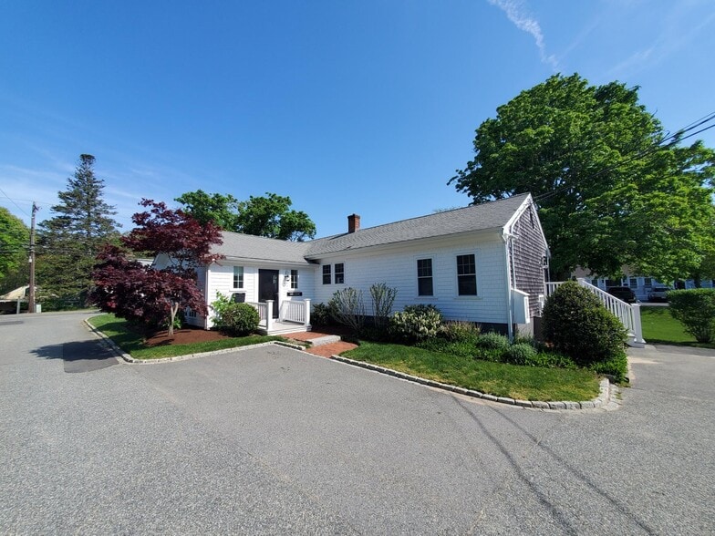 Primary Photo Of 927-935 MA-6A, Yarmouth Port Office For Sale
