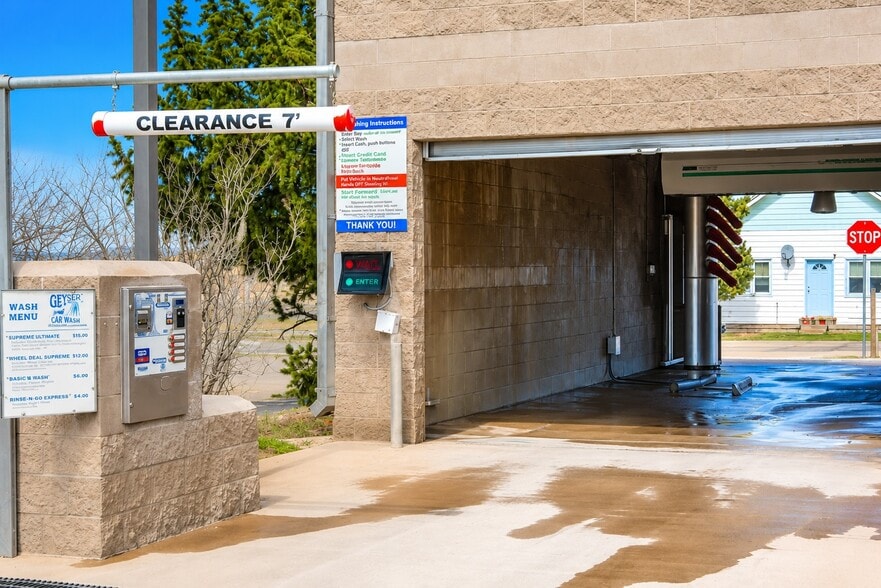 More Photos Of 104 Main St, Silver Cliff Carwash For Sale