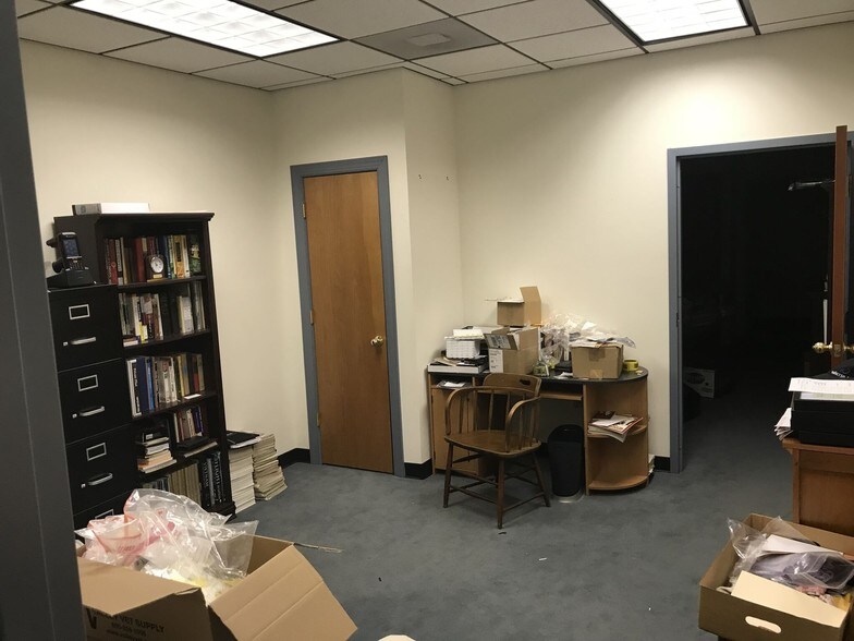 More Photos Of 15885 Kings Hwy, Montross Office For Sale
