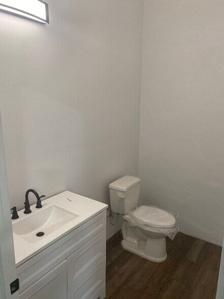 More Photos Of 153 S US Highway 1, Oak Hill Auto Repair For Sale