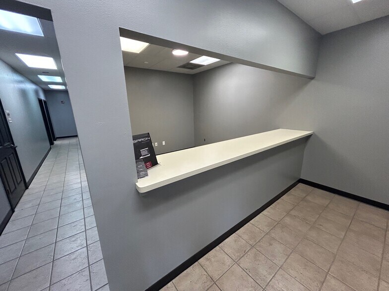 More Photos Of 8825 Eastex Fwy, Beaumont Warehouse For Sale