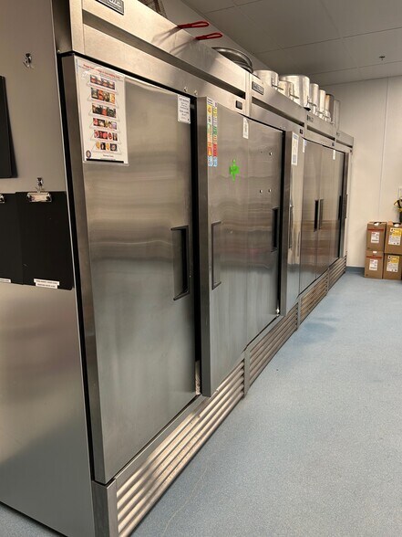 More Photos Of 11475 N 136th St, Scottsdale Freestanding For Lease