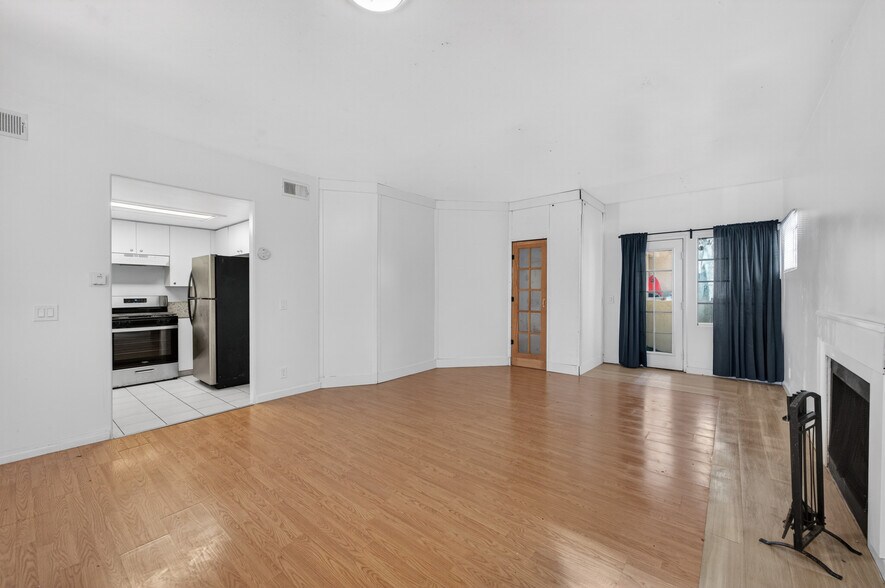 More Photos Of 4930 W Point Loma Blvd, San Diego Apartments For Sale