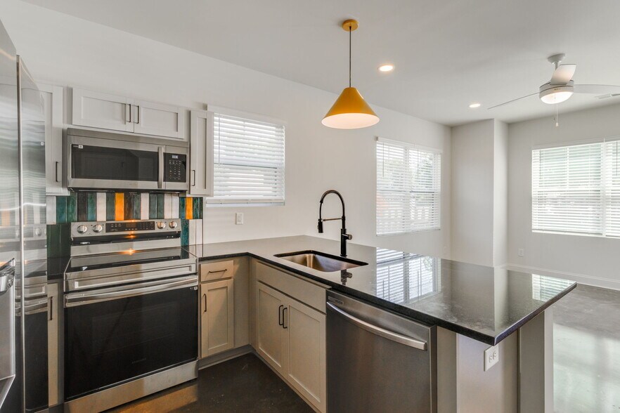 More Photos Of 402 S Saluda Ave, Columbia Apartments For Sale
