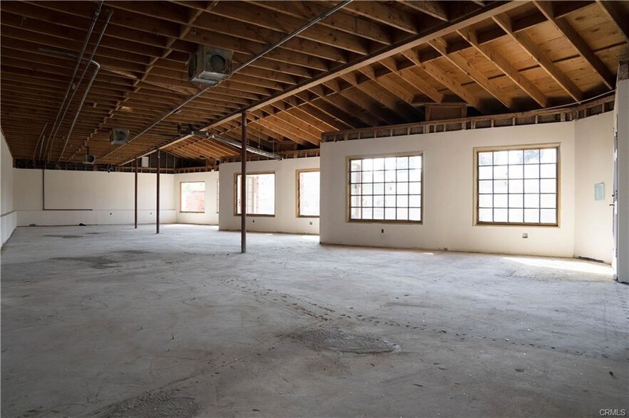 More Photos Of 10616-10622 Katella Ave, Anaheim Loft Creative Space For Sale