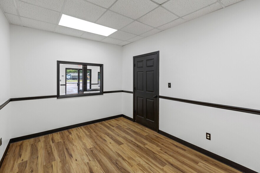 More Photos Of 240 E Park St, Guthrie Industrial For Lease