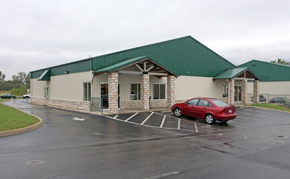 Primary Photo Of 2785 Columbus-Lancaster Rd, Lancaster Freestanding For Lease