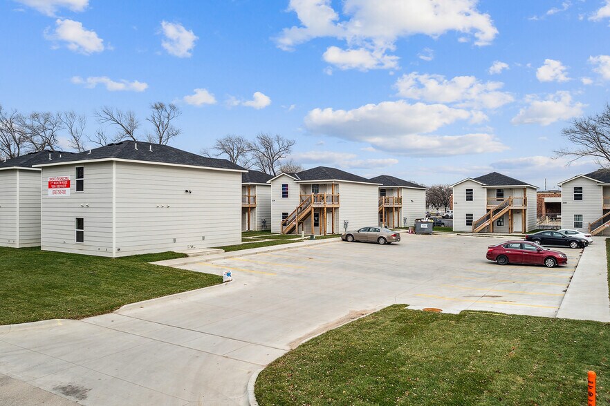 More Photos Of 3212-3244 S. Victoria St, Wichita Apartments For Sale