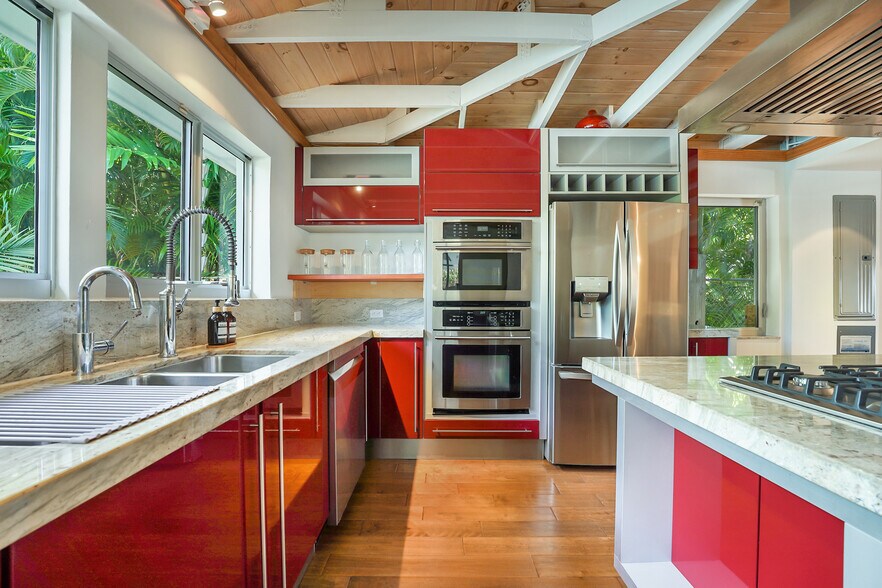 More Photos Of 5910 N Bayshore Dr, Miami Specialty For Sale