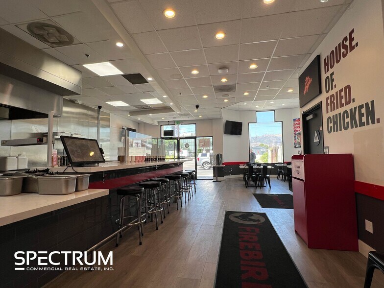 More Photos Of 21514-21534 Devonshire St, Chatsworth Storefront For Lease