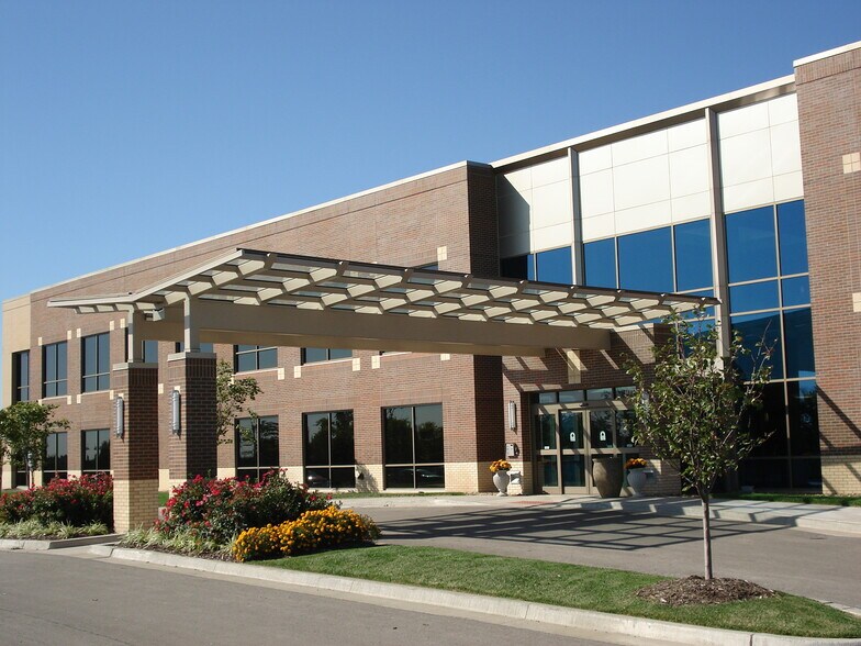 More Photos Of 301 NE Mulberry St, Lee's Summit Medical For Lease