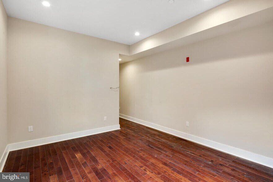 More Photos Of 46 S 44th St, Philadelphia Apartments For Sale