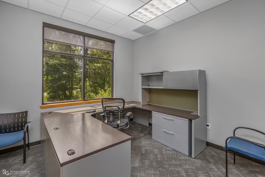 More Photos Of 10100 Woolworth Rd, Keithville Medical For Lease