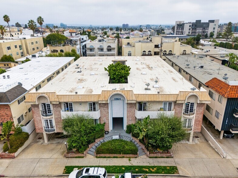 More Photos Of 11964 Kiowa Ave, Los Angeles Apartments For Sale