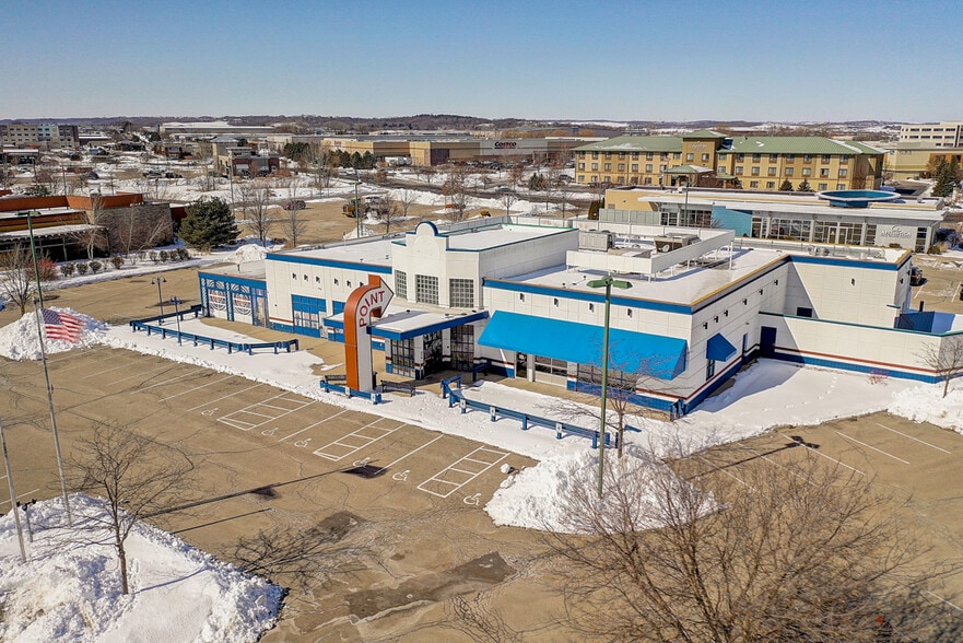 More Photos Of 2259 Deming Way, Middleton Restaurant For Sale