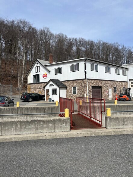 More Photos Of 87 Mill St, Liberty Manufacturing For Sale