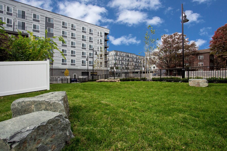 More Photos Of 101 N Schroeder St, Baltimore Apartments For Lease