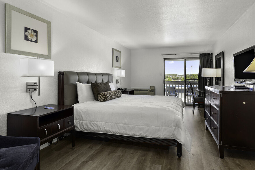 More Photos Of 700 Norris Harbor Dr, Crisfield Hotel For Sale