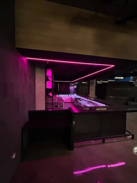 More Photos Of 319 E 2nd St, Los Angeles General Retail For Lease