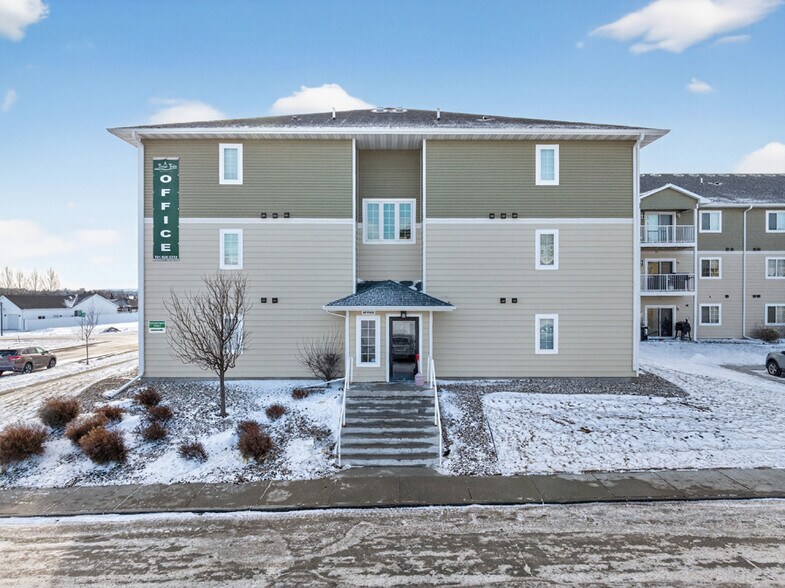 More Photos Of 2415-2501 24th Ave, Williston Apartments For Sale