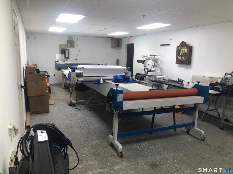 More Photos Of 400 Chapel Rd, South Windsor Light Manufacturing For Sale