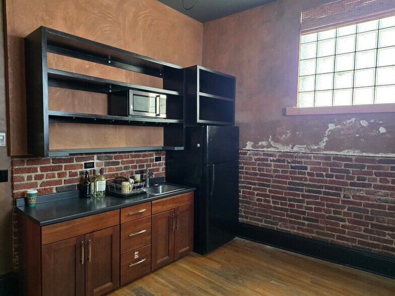 More Photos Of 175 Patton Ave, Asheville Office For Lease