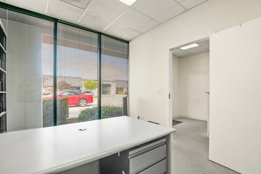 More Photos Of 1160 Industrial Rd, San Carlos Research And Development For Sale