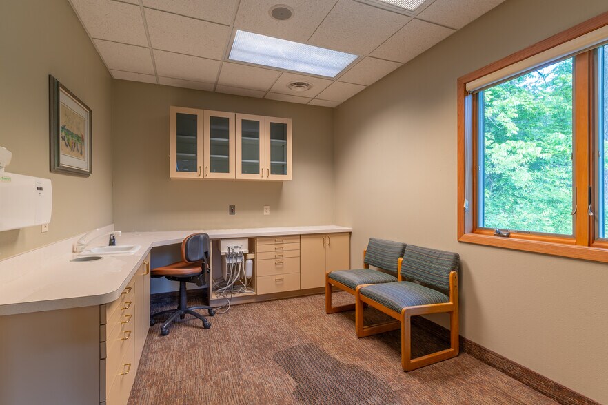 More Photos Of 307 N Washington St, Saint Croix Falls Office For Sale