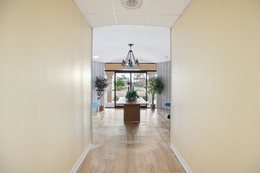 More Photos Of 400 S Tamiami Trl, Venice Medical For Sale