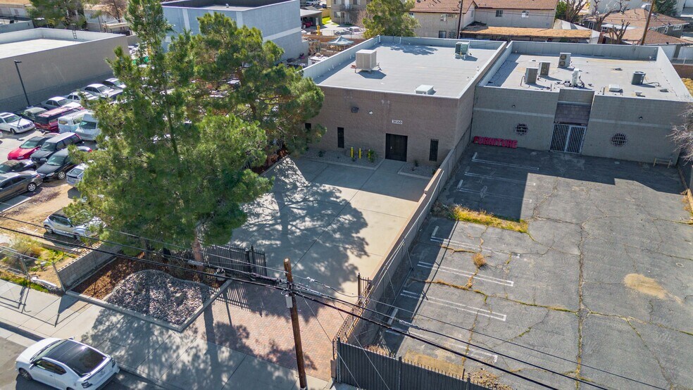 More Photos Of 38559 E 6th St, Palmdale Warehouse For Sale