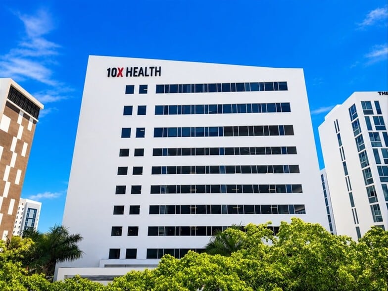 More Photos Of 2920-2950 NE 207th St, Aventura Unknown For Lease
