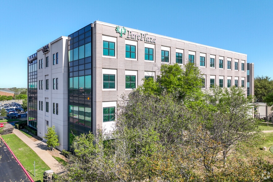 More Photos Of 1305 Airport Fwy, Bedford Medical For Lease