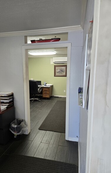 More Photos Of 609 Carby, Houston Warehouse For Sale