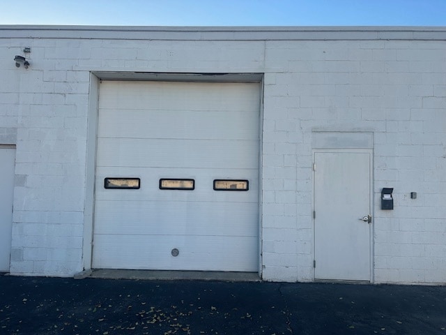 More Photos Of 6040-6058 Executive Blvd, Huber Heights Light Distribution For Lease