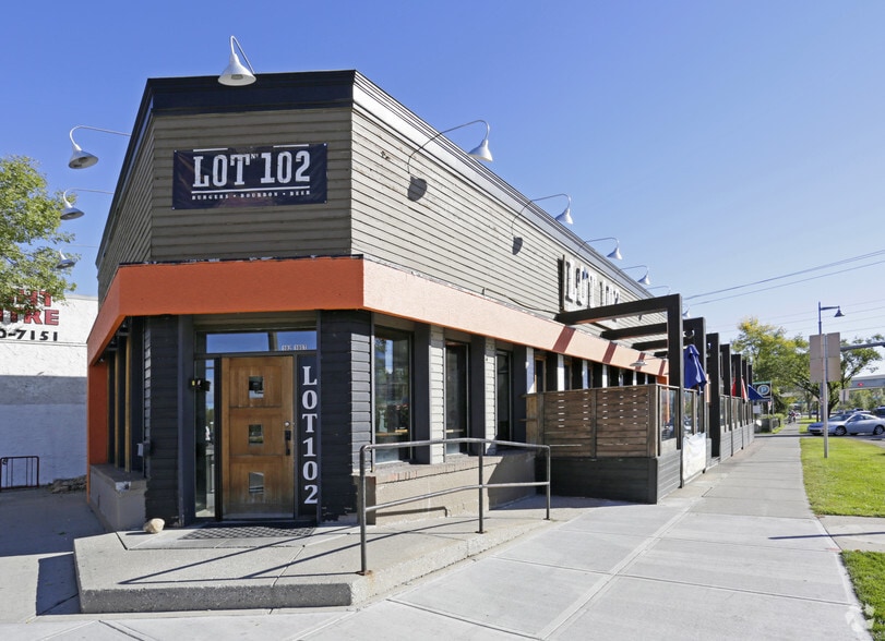 More Photos Of 102 10th St NW, Calgary Restaurant For Lease