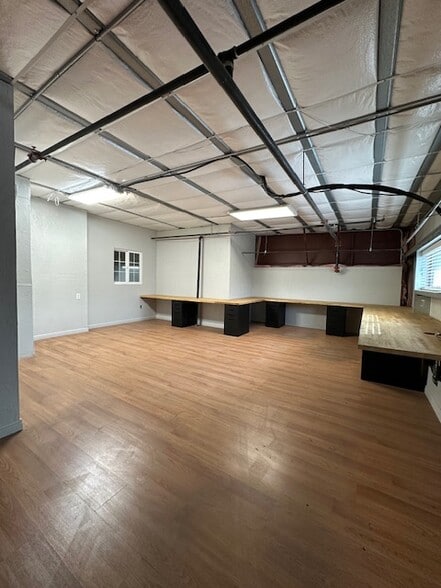 More Photos Of 11279 S Redwood Rd, South Jordan Warehouse For Lease