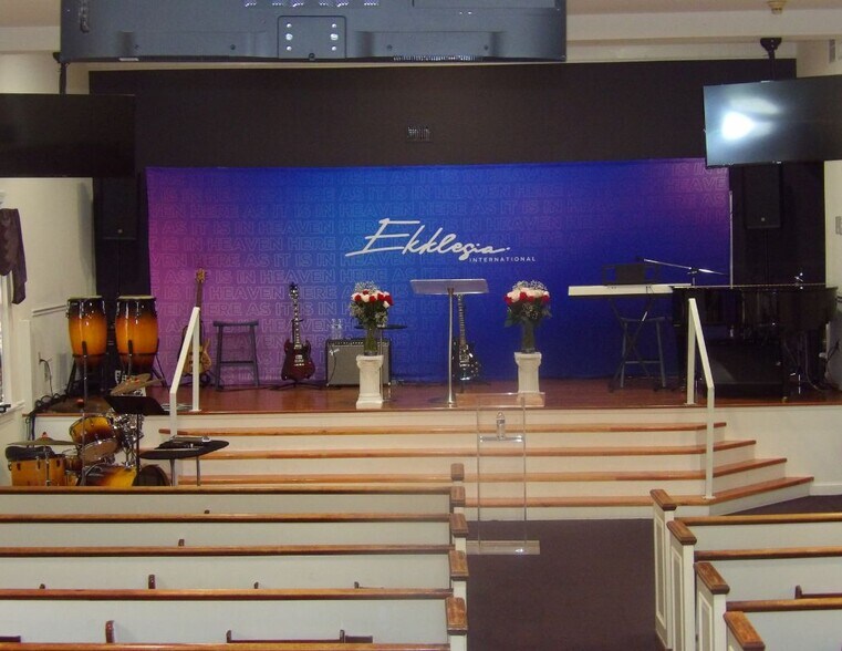 More Photos Of 4205 37th St, Brentwood Religious Facility For Sale